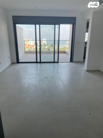 דירה, הדודאים 11, גבעת זמר, חיפה