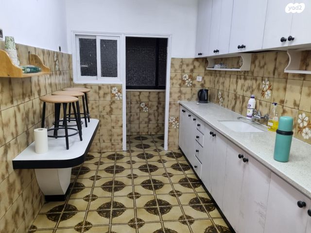 דירה, הרצל 84, שכונת בן גוריון, מרכז העיר ג', רמת גן