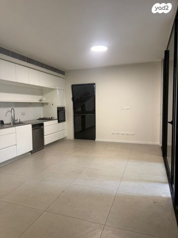 דירת גן, בן יהודה 73, הצפון הישן - דרום, תל אביב יפו