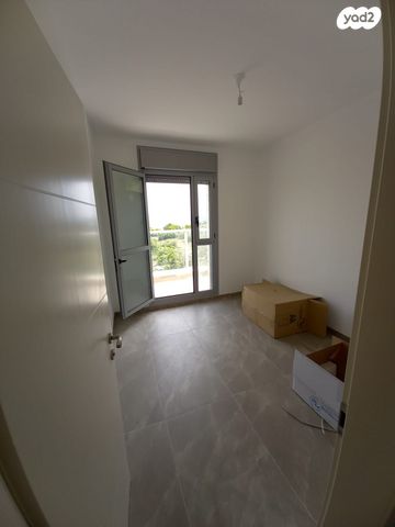 גג/ פנטהאוז, נהרדעא 6, שפע חיים / רמת בית שמש ד-3, בית שמש