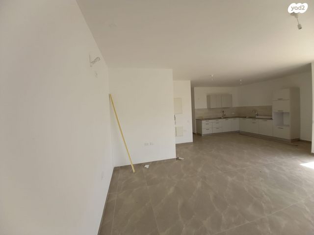 גג/ פנטהאוז, נהרדעא 6, שפע חיים / רמת בית שמש ד-3, בית שמש