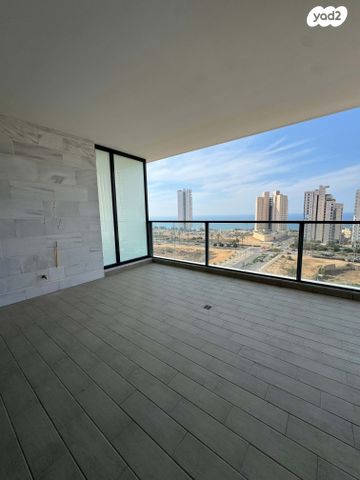 דירה, אמנון ליפקין שחק 4, נוף הטיילת, נתניה