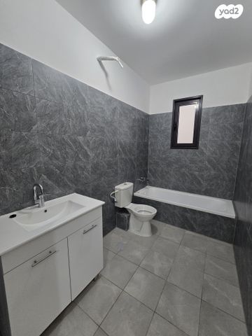 דירת גן, דרך ארץ 1, שאר העיר, חריש