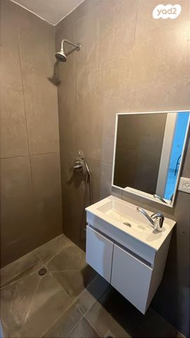 גג/ פנטהאוז, מפרץ שלמה 26, קרית שרת מזרח, חולון