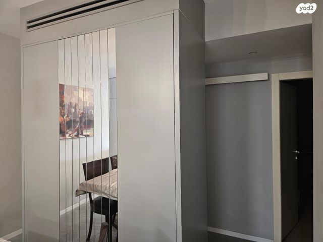 דירה, ברל כצנלסון 16, שיכוני מזרחי, כפר סבא