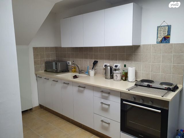 יחידת דיור, משה לוי 8, גני איריס, נס ציונה