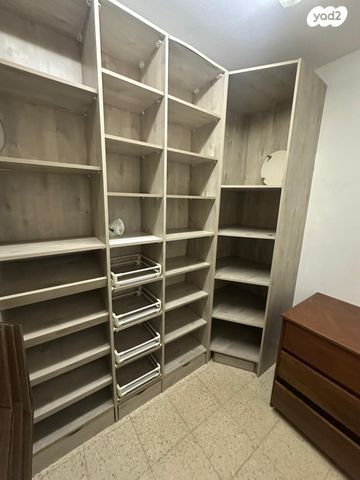 דירה, יצחק בן צבי 10, נווה גנים, קרית מוצקין