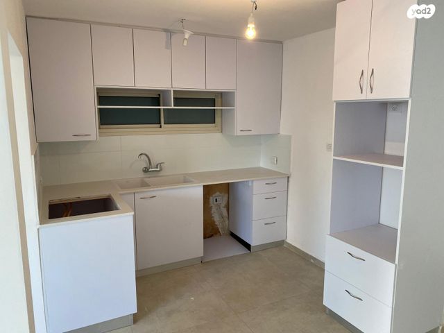 אריה אלטמן 7