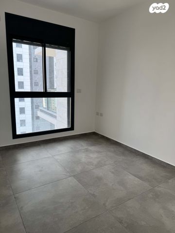 דירה, אמנון ליפקין שחק 4, נוף הטיילת, נתניה