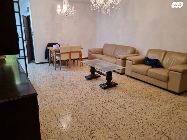 דירה, הרצל 84, שכונת בן גוריון, מרכז העיר ג', רמת גן