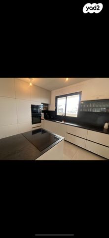 דו משפחתי, הפרדס 1, שכונה 10, תל מונד