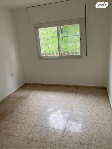 דירה, עמנואל אולסבנגר 115, קרית היובל, ירושלים