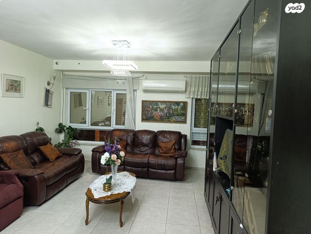 דירה, רש"י 109, מקור ברוך, ירושלים