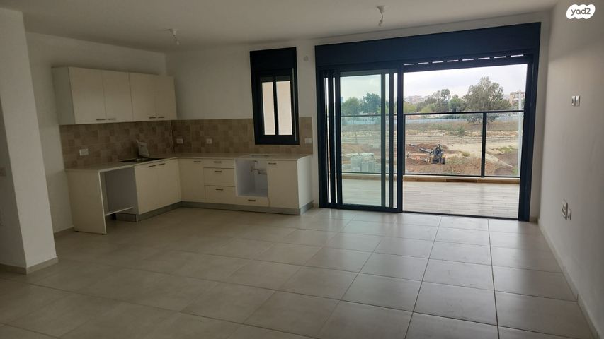 לאה גולדברג 14