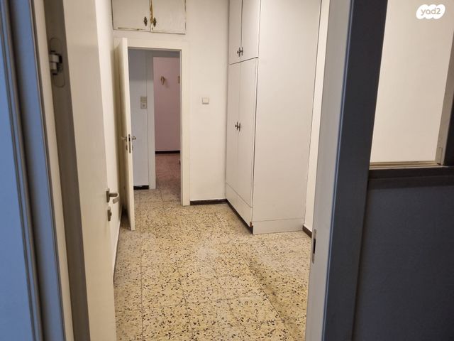 דירה, הרצל 84, שכונת בן גוריון, מרכז העיר ג', רמת גן