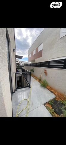 דו משפחתי, הפרדס 1, שכונה 10, תל מונד