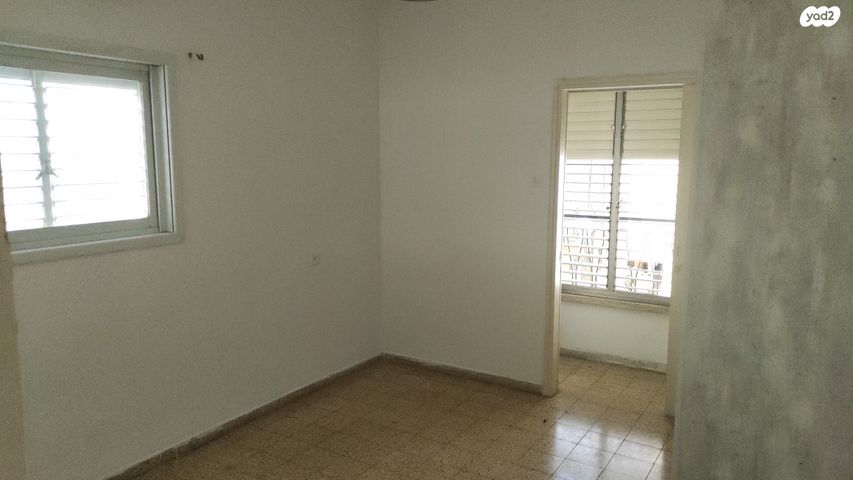 חומה ומגדל 31