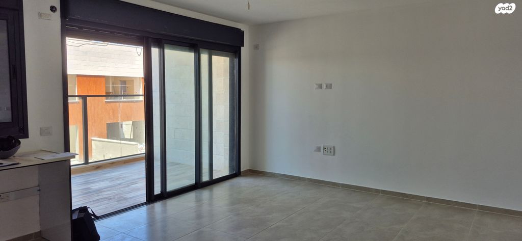 לאה גולדברג 14