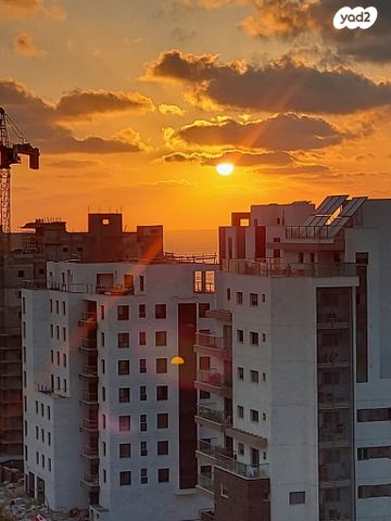 גג/ פנטהאוז, שדרות מנחם בגין 56, גבעת אולגה, חדרה