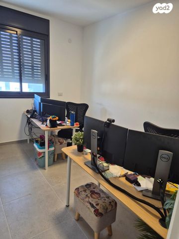 דירה, דרך ארץ 102, שאר העיר, חריש