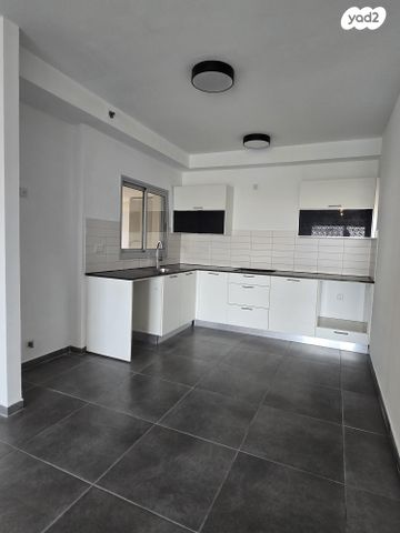 דירה, דרך הפארק 23, קרית השרון, נתניה