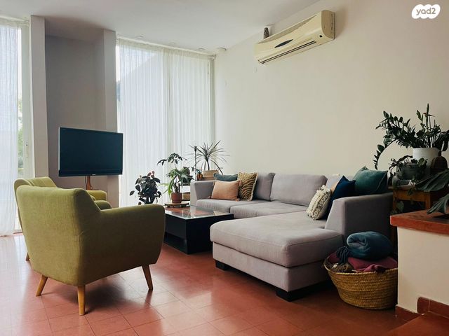 בית פרטי/ קוטג', הגפן 3, עשרת, עשרת