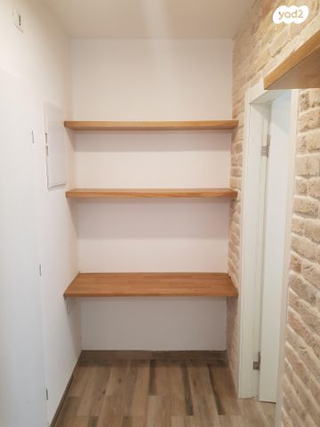 דירה, הנאמנים 18, שער פלמר, תחנת רכבת השמונה, חיפה