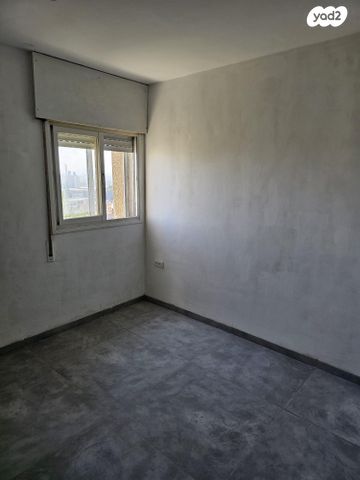 דירה, הרב אוחנה 37, העיר התחתית, ואדי סאליב, חיפה