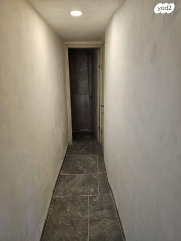 דירה, הרב אוחנה 37, העיר התחתית, ואדי סאליב, חיפה