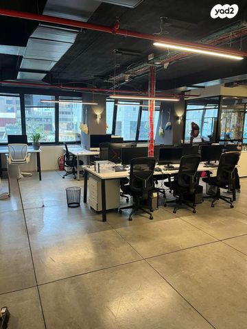 משרדים, דרך זאב ז'בוטינסקי 1, בורסה, רמת גן