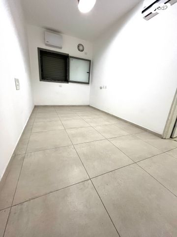 דירה, ביאליק, רעננה