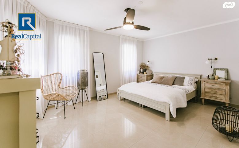 דו משפחתי, פולג, אלפי מנשה