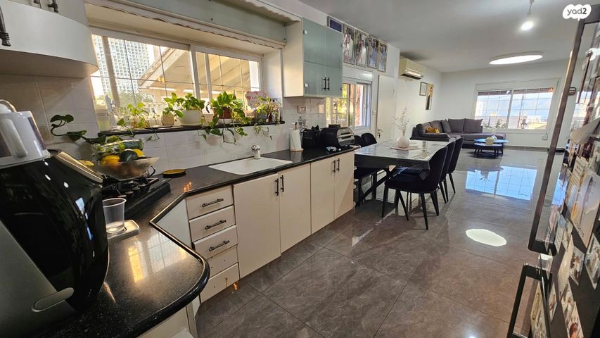 דו משפחתי, טבריה