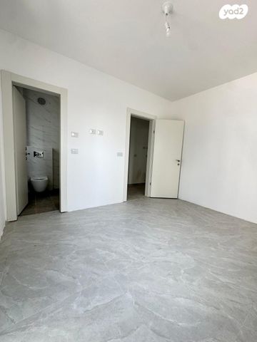 דירה, הגפן, קרית מלאכי