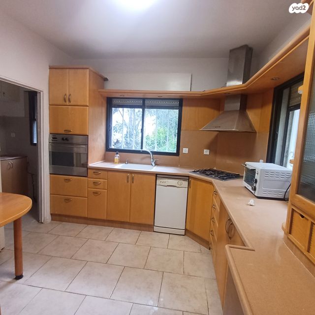 דירת גן, הנרייטה סולד, כרמל מרכזי - שד' קיש, חיפה