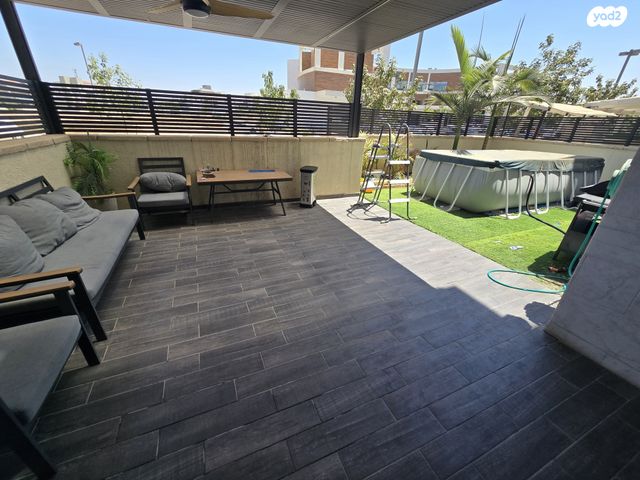 הרב עובדיה יוסף 70