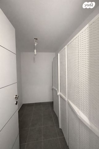 דו משפחתי, סמיון 26, פארק היין, זכרון יעקב