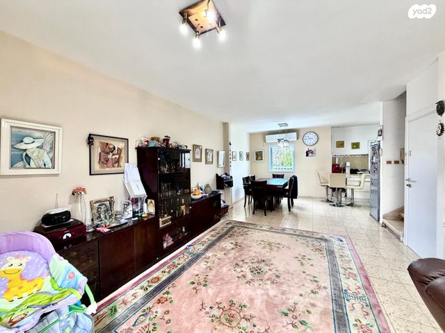 דו משפחתי, משה שפירא 15, צפון מזרח מרכז העיר, נתניה