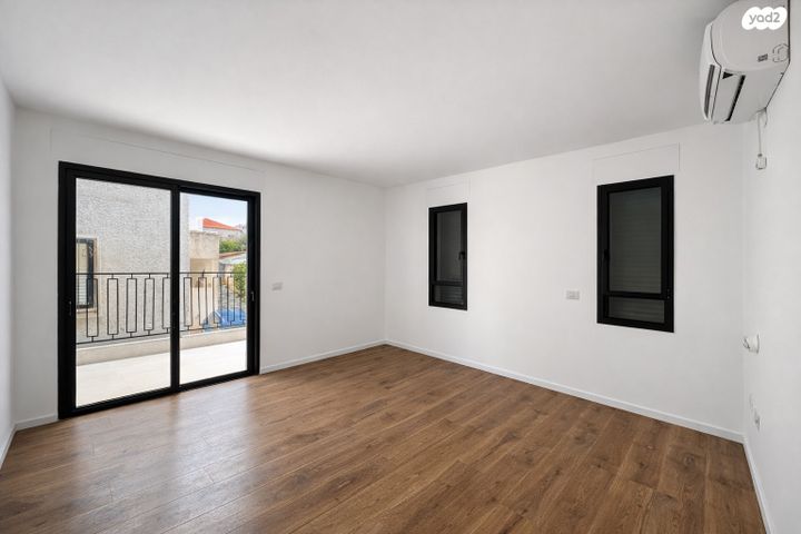 דו משפחתי, הרצל 5, מושבה מרכז, זכרון יעקב