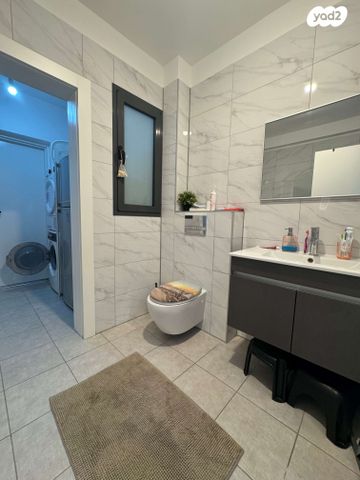 דירת גן, הרב עובדיה יוסף 70, שדרות