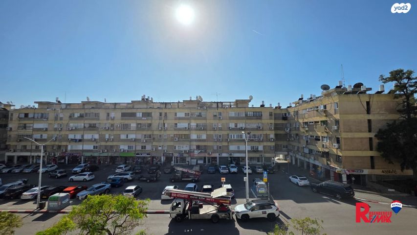 דירה, דוד רזיאל 27, רמת הנשיא, בת ים