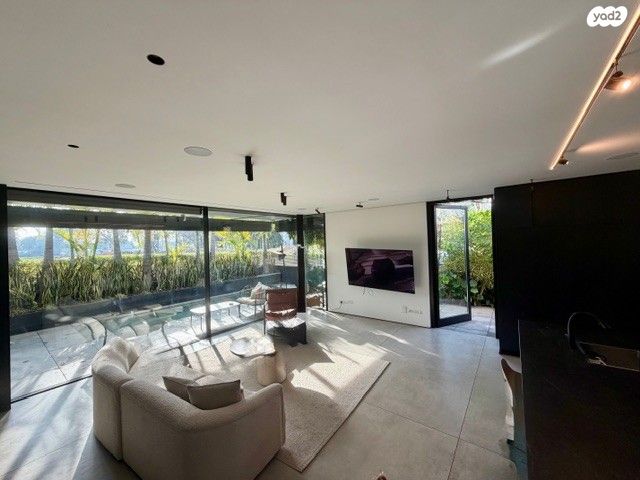 דו משפחתי, שיכון צנחנים, רמת גן