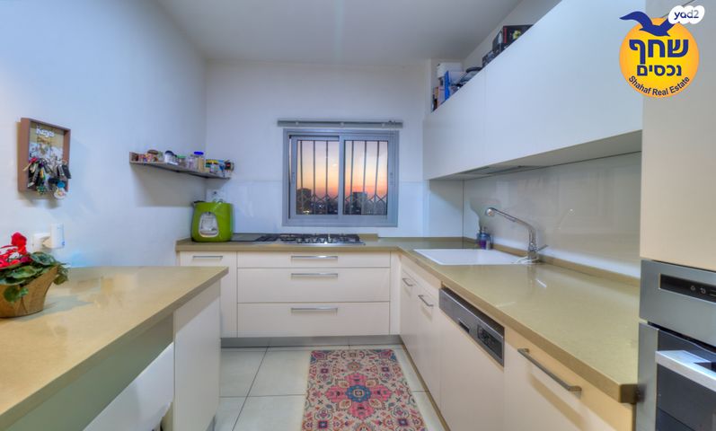 דירה, משה סנה, הדר המושבות החדשה / אם המושבות החדשה, פתח תקווה