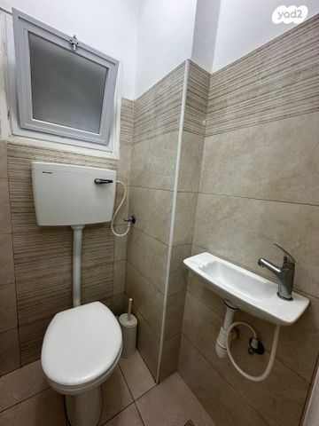 דירת גן, השישה עשר, ירושלים