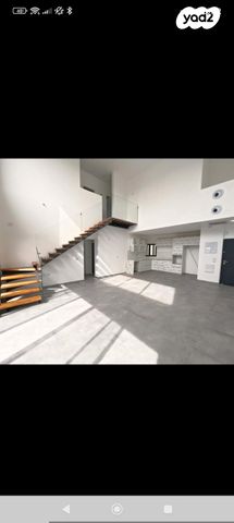 גג/ פנטהאוז, בר לב, מזכרת בתיה