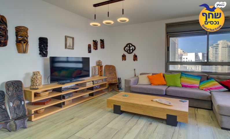 דירה, משה סנה, הדר המושבות החדשה / אם המושבות החדשה, פתח תקווה