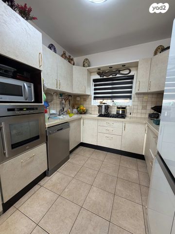 דירה, א.ד. גורדון 17, מוצקין הותיקה, קרית מוצקין