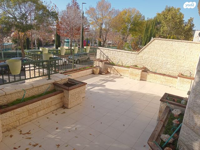 דופלקס, המשורר אצ"ג, רמות, ירושלים