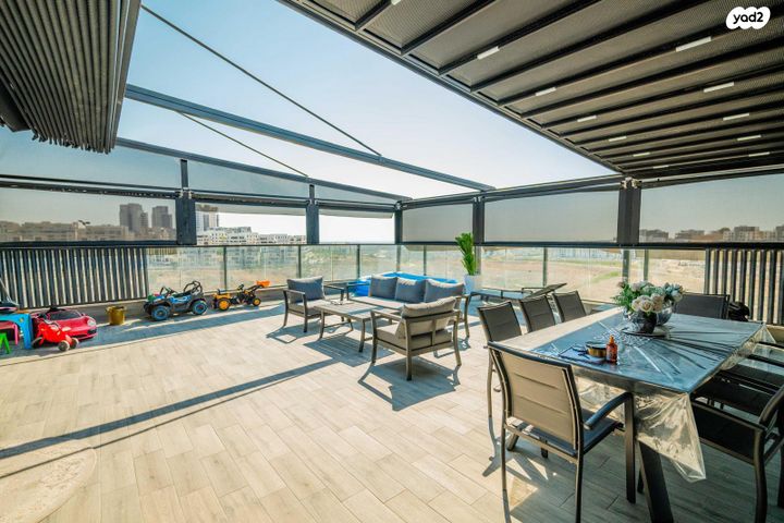 גג/ פנטהאוז, מורשת, מודיעין מכבים רעות