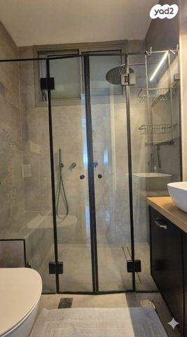 גג/ פנטהאוז, דרך האילנות, גדרה הצעירה, גדרה